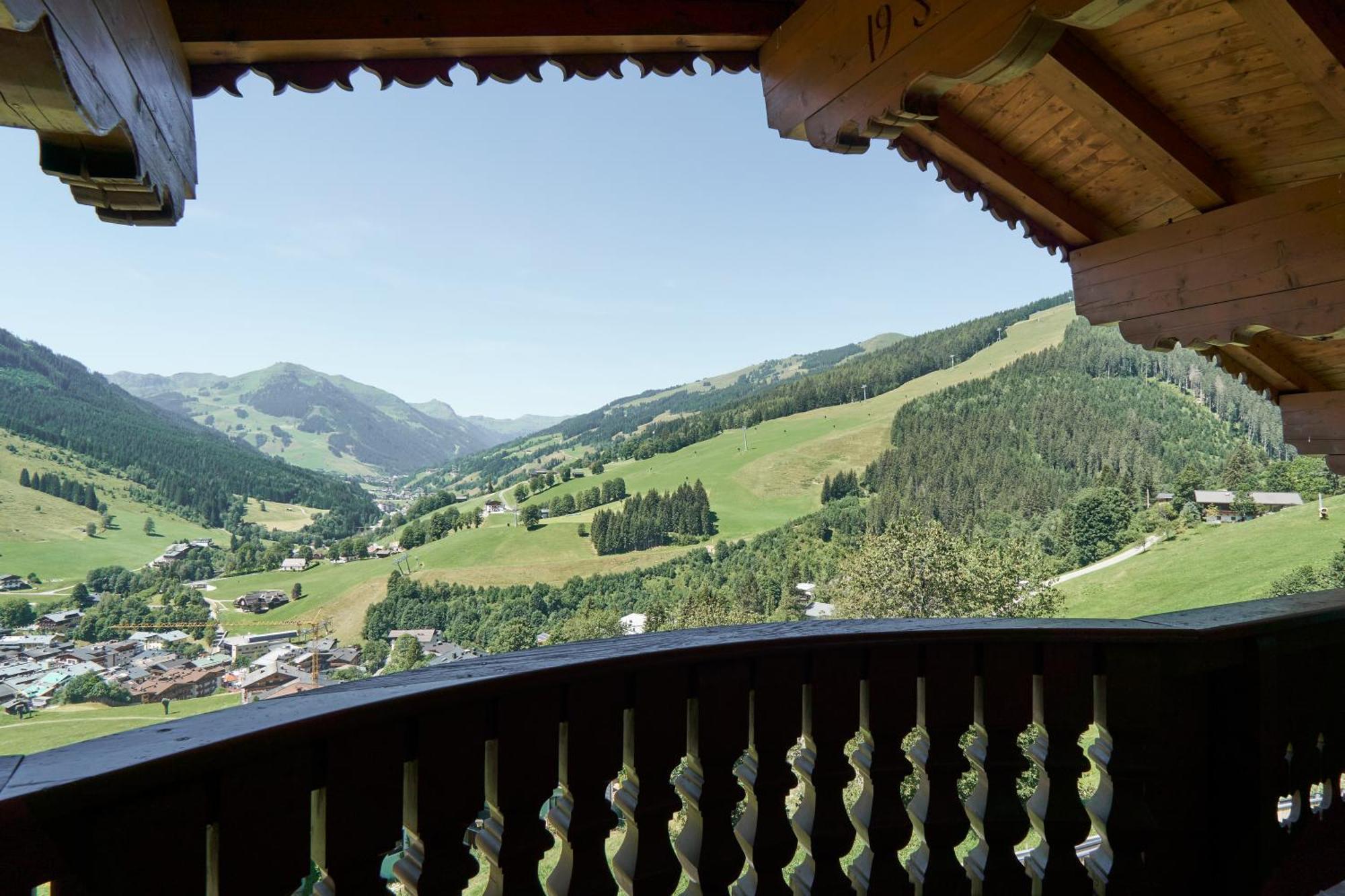 Landhaus Saalbach - Joker Card Included In Summer Chambre photo