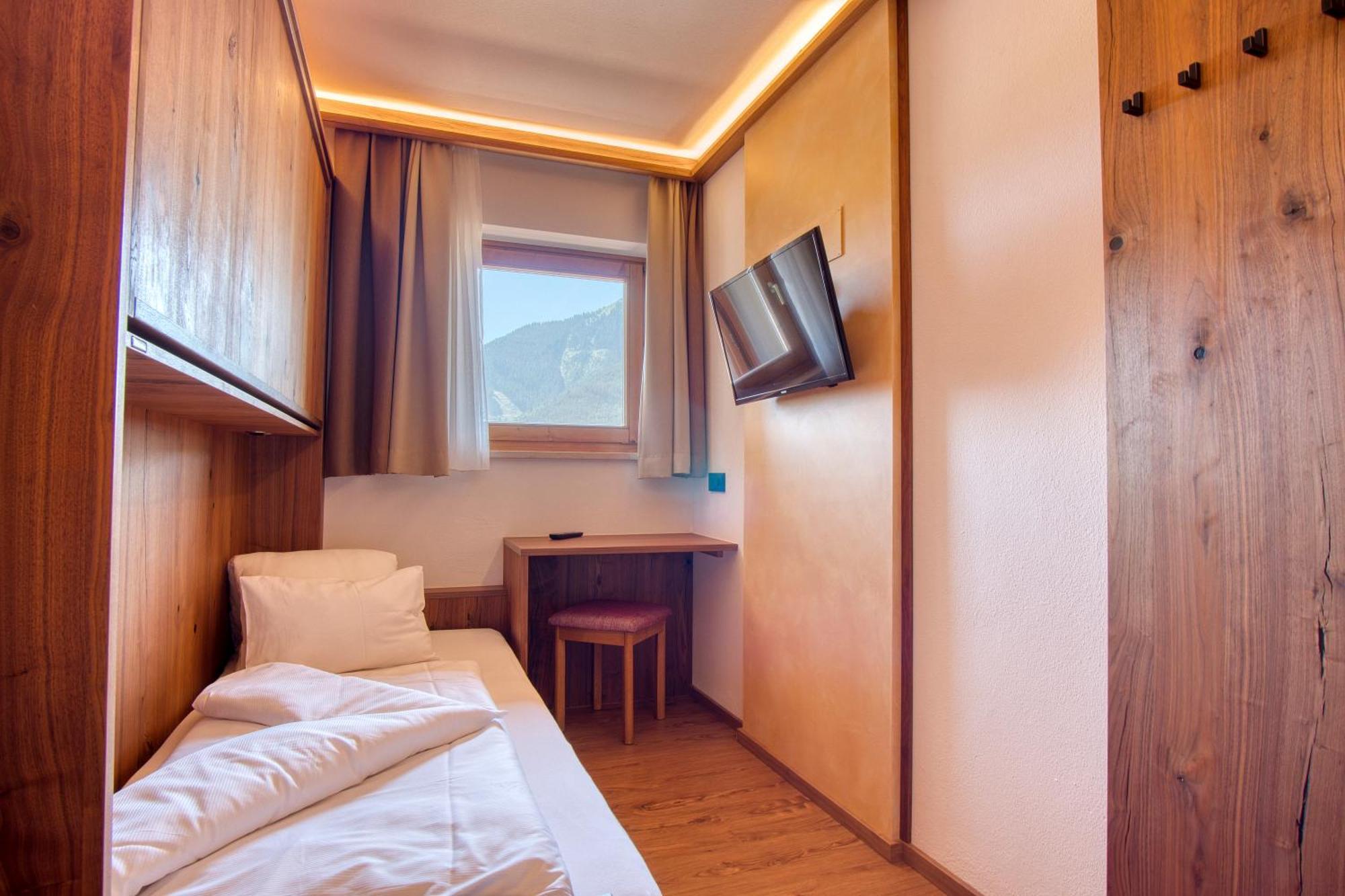 Landhaus Saalbach - Joker Card Included In Summer Chambre photo